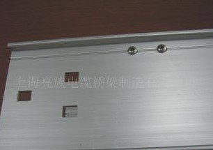 鍍鋅金屬橋架有著什么優(yōu)勢(shì)？